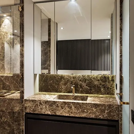 Nestled In A Historic Canal Apartamento *